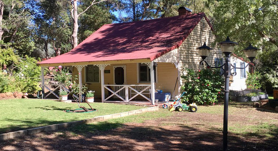 Gumleaf Cottage Farmstay